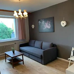 Lebt-wohnung Für Bis Zu 12 Personen Apartment