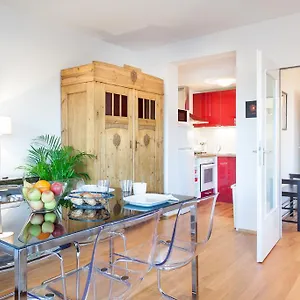 The Maybach - Rooftop Living In Xberg Apartment