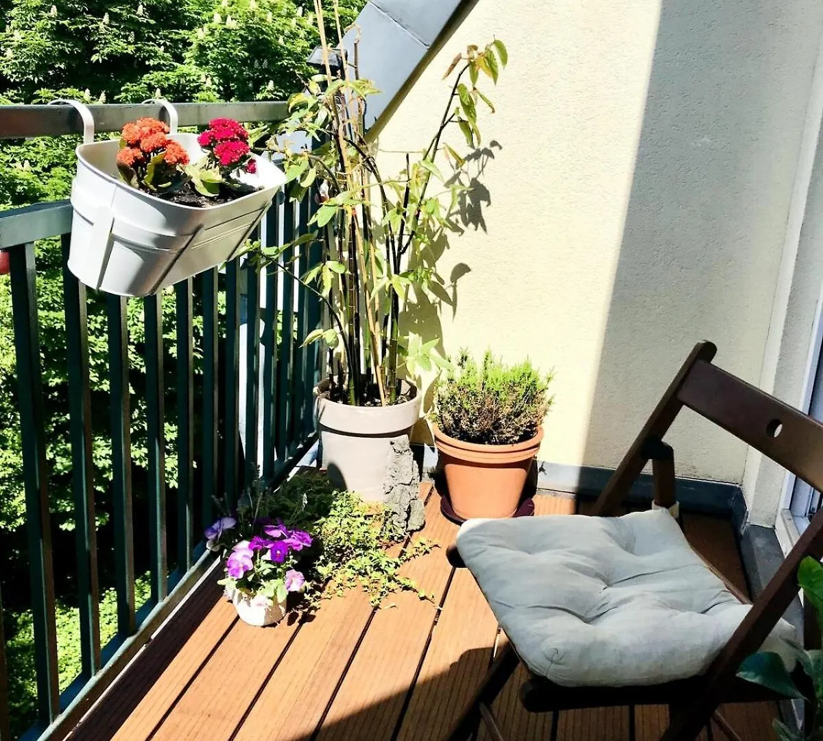 Sunny Rooftop Apartment Near Tempelhofer Feld Berlin Germany