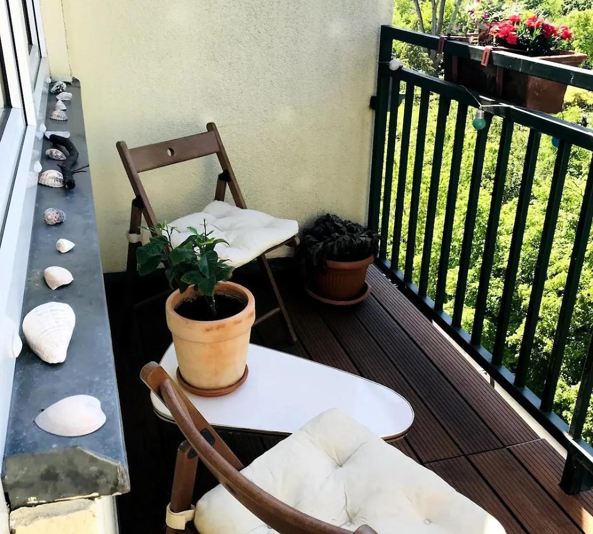 Sunny Rooftop Apartment Near Tempelhofer Feld Berlin Germany